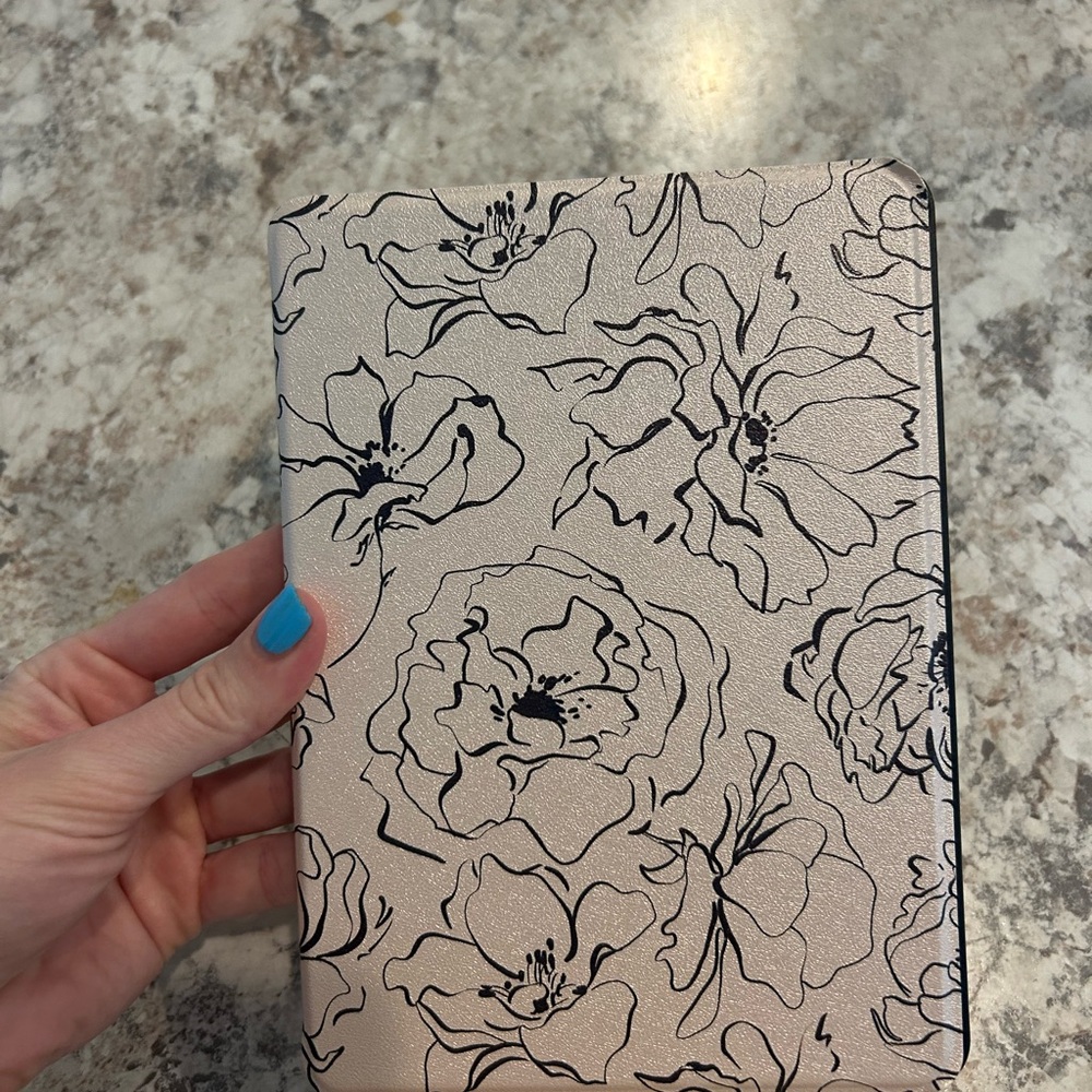 PAGE Kindle 11th Gen Floral Case